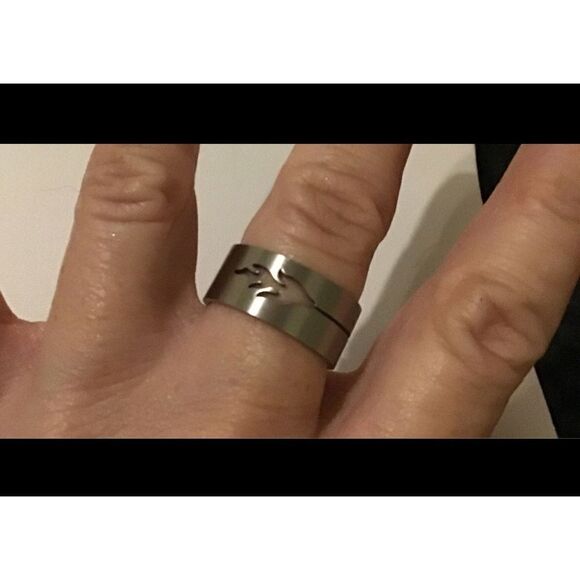 Unisex Open Flame Design Stainless Band Ring Sz 8 - Picture 3 of 3